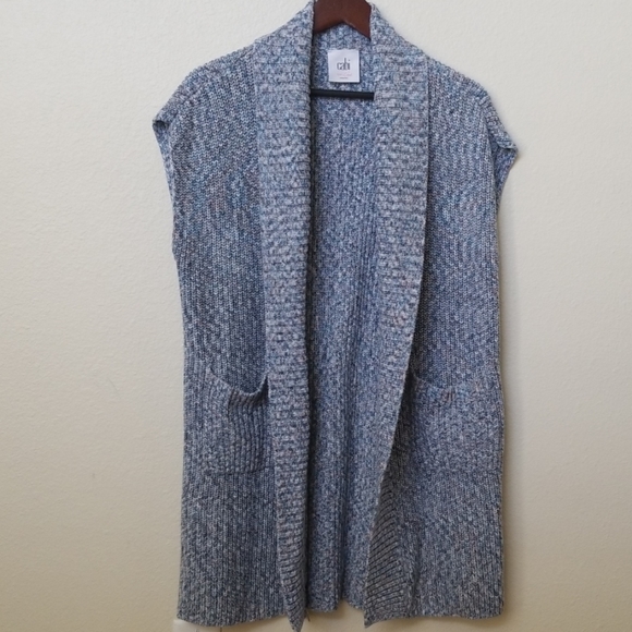 #28 Cabi sleeveless Cardigan - Picture 2 of 9